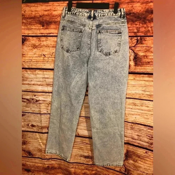 Venus Stone Washed Jeans - Picture 11 of 16